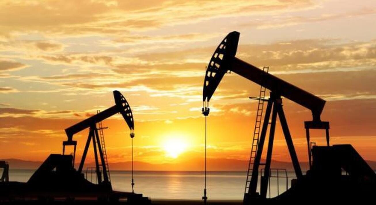 قیمت جهانی نفت به بالاترین سطح در دو ماه گذشته نزدیک شده است