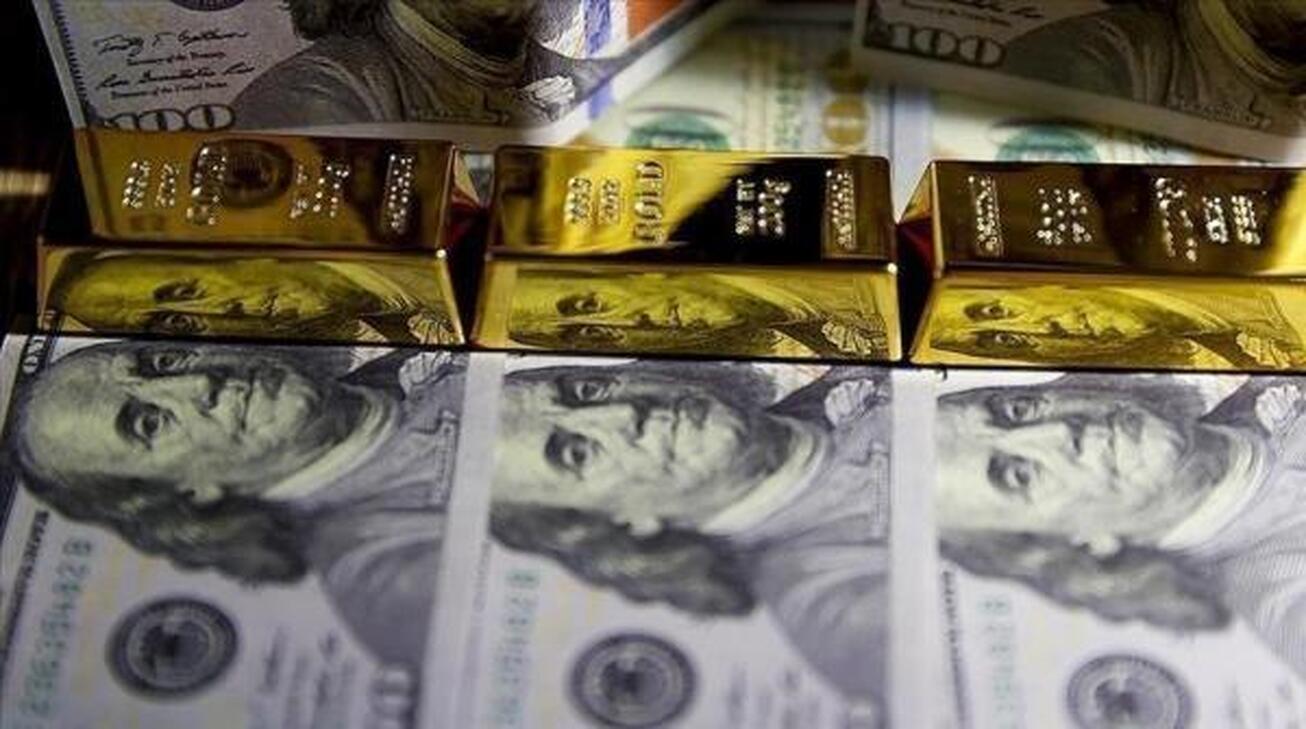 طلا با سقوط دلار در اوج تاریخی جدیدی می‌درخشد